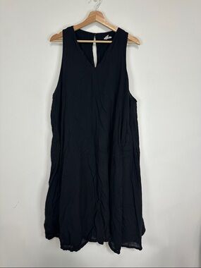 Women's Black Sleeveless V-Neck A-Line Dress